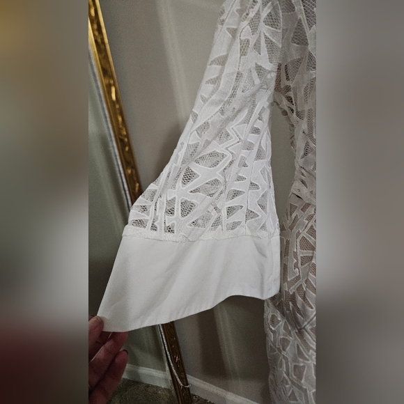 L’ATISTE White Lace Two-Piece Set – Crop Top & Mini Skirt. Size Medium - Picture 15 of 16